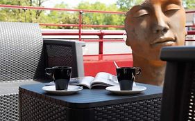 Annecy Rent Lodge Oural grande terrasse vue Hôtel de ville